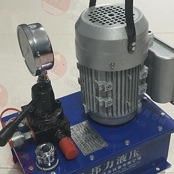 DBS0.7����ʽ�߉��ͱ� ��yʽ΢��늄�(d��ng)Һ��վ